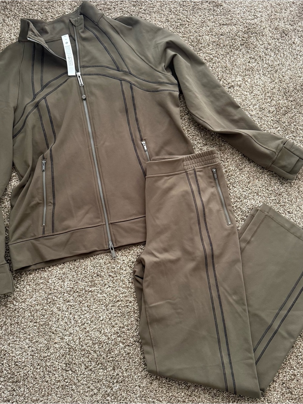 Lululemon Define Track Jacket Luon and coordinating Track Pants - Size 14 - Picture 1 of 12